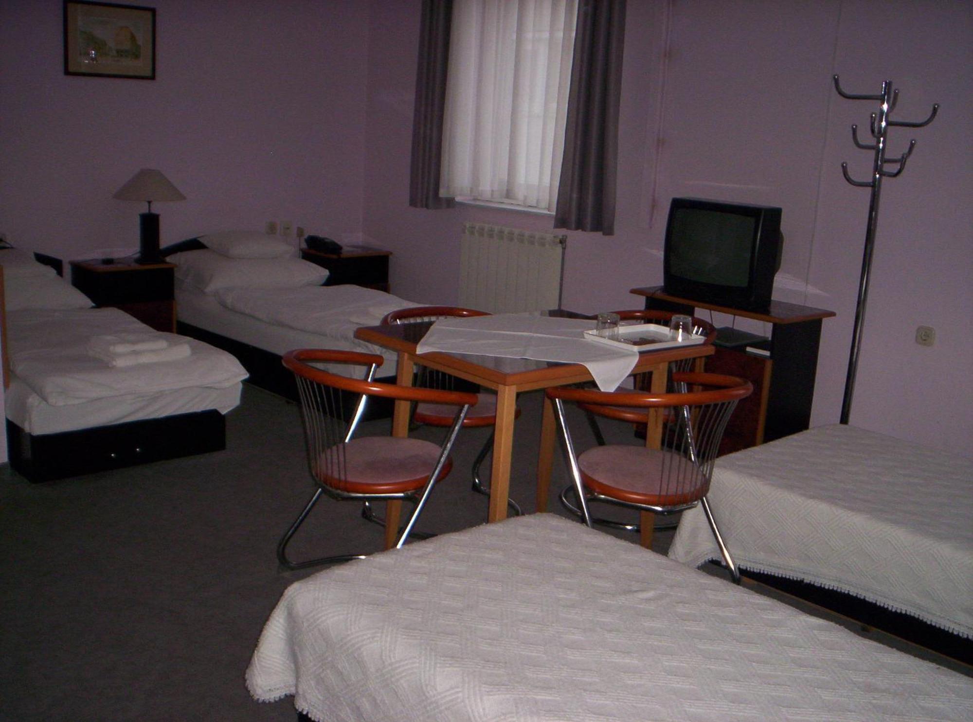 Apollo Motel Kecskemét Zewnętrze zdjęcie