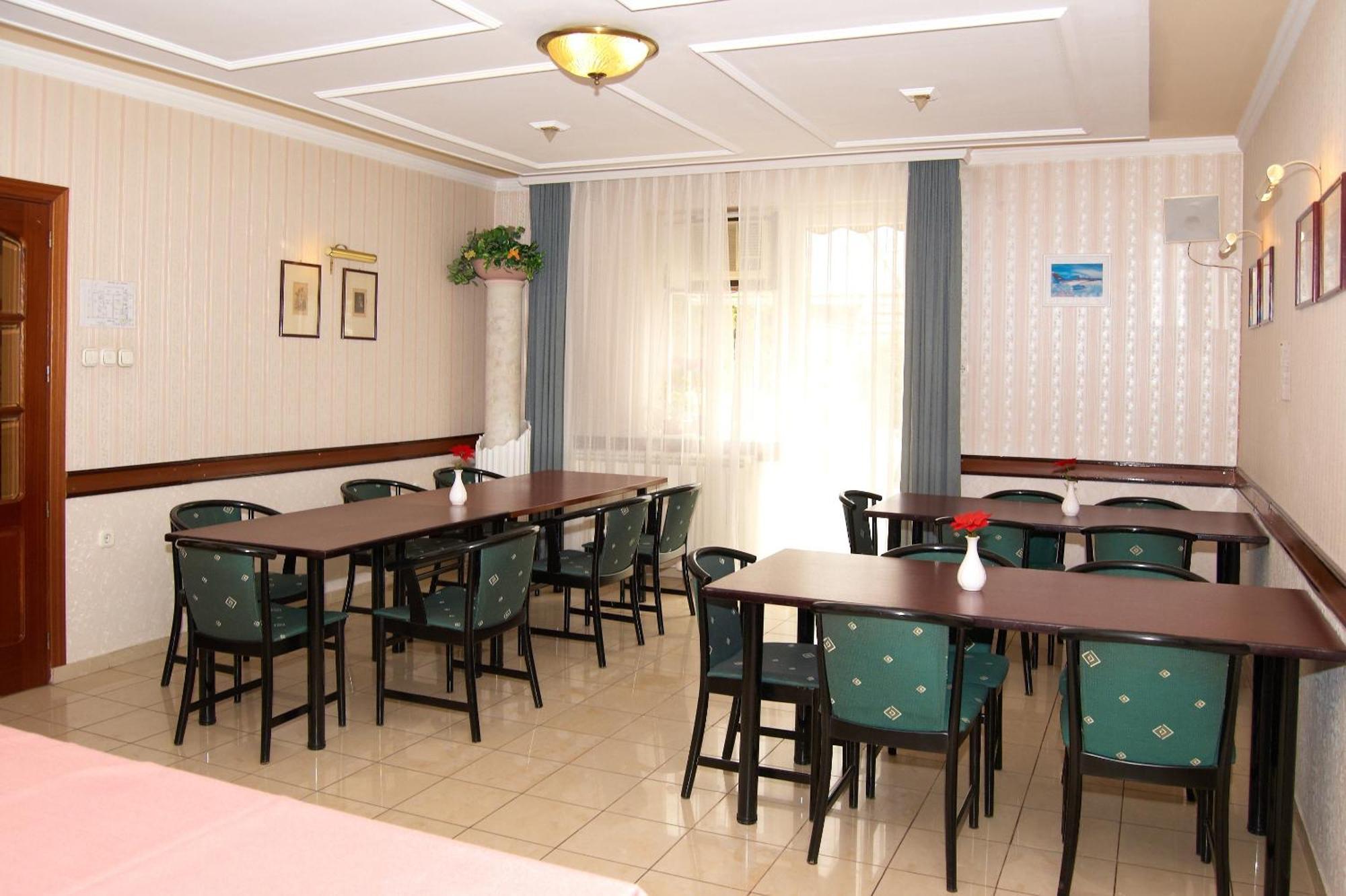 Apollo Motel Kecskemét Zewnętrze zdjęcie