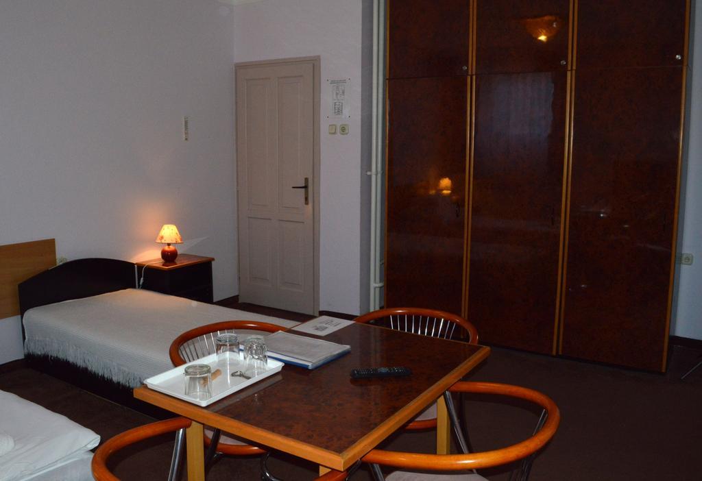 Apollo Motel Kecskemét Zewnętrze zdjęcie